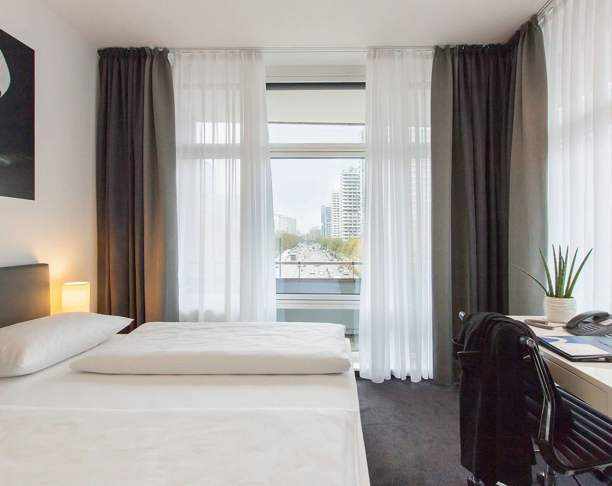 Garner Hotel Berlin - Gendarmenmarkt By Ihg Екстер'єр фото